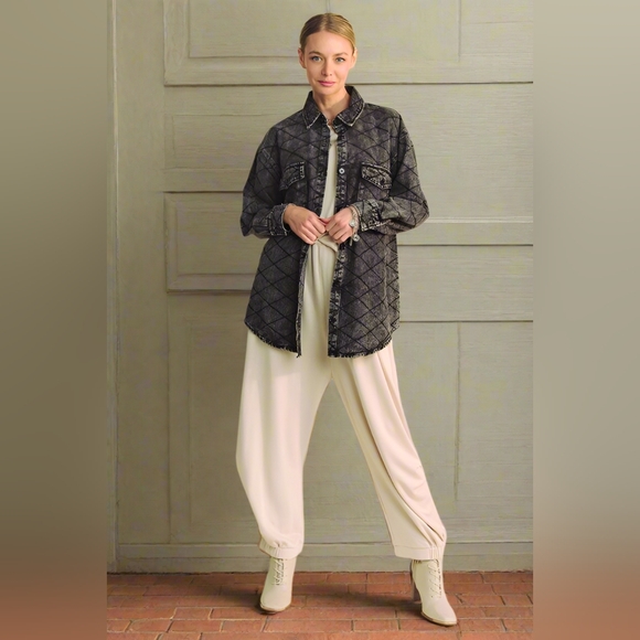 DAVI & DANI Denim Shacket Diamond Quilted High Low Oversized Jean Shirt Jacket - Picture 3 of 16